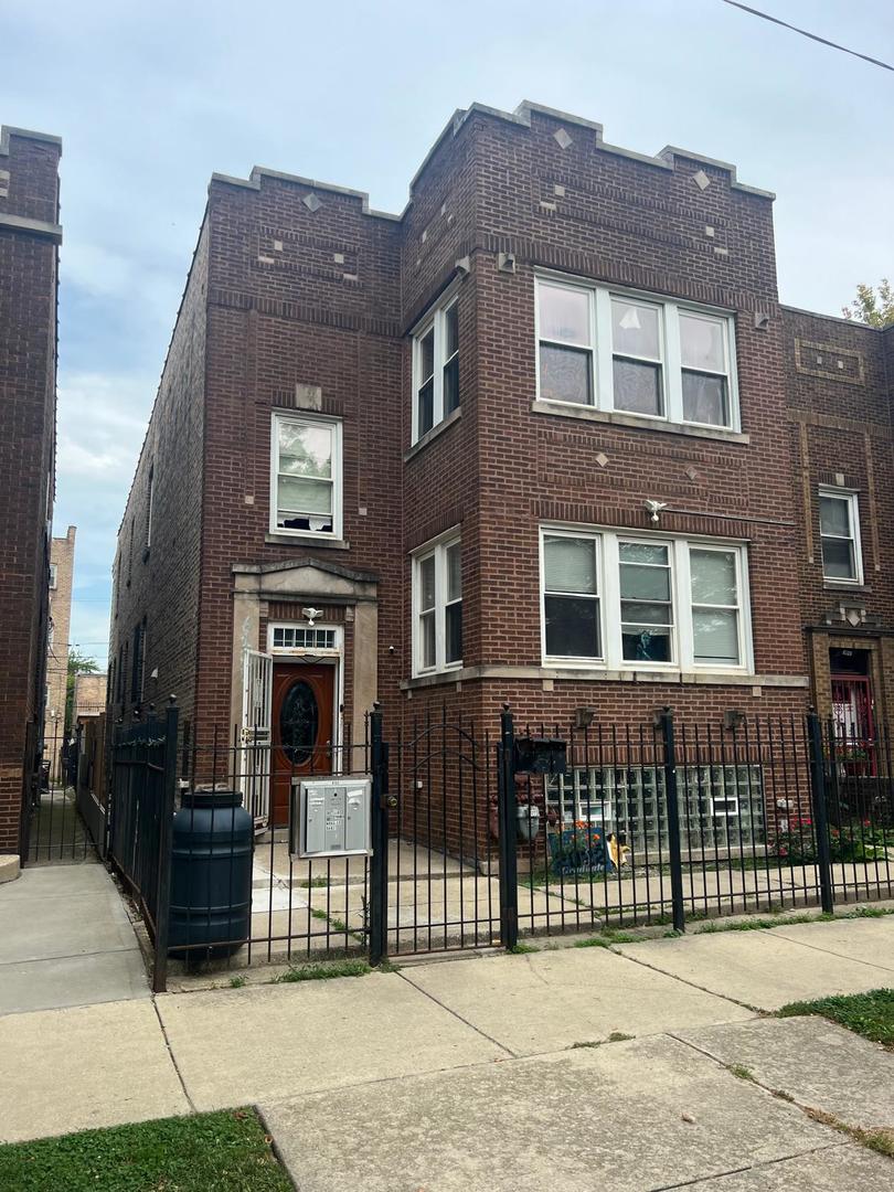 6155 S Whipple Avenue Property Photo 18