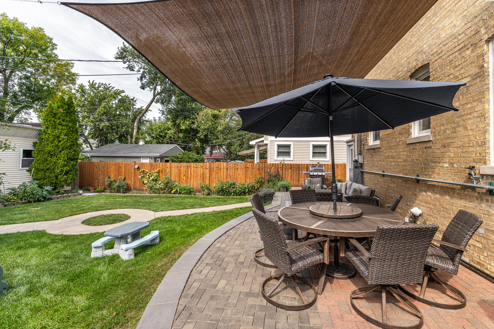 8708 Central Avenue Property Photo 5