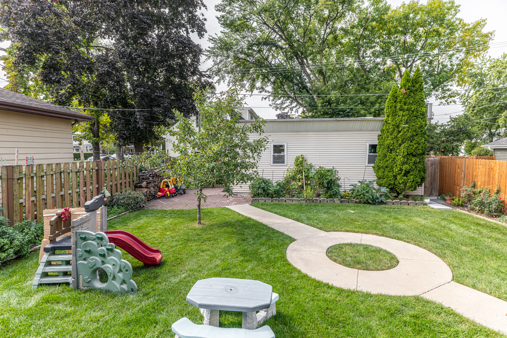 8708 Central Avenue Property Photo 6
