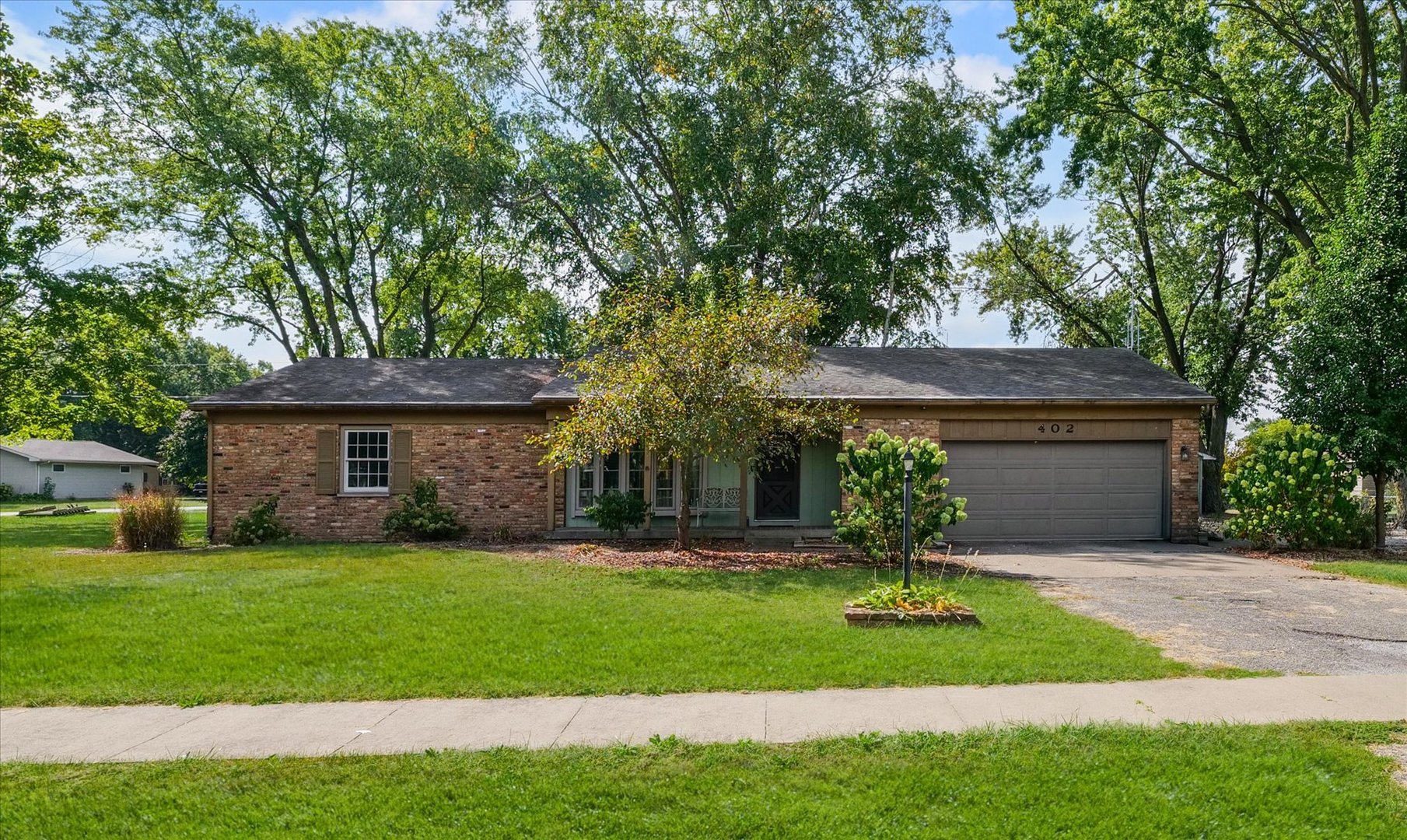 402 W Main Street Property Photo 1