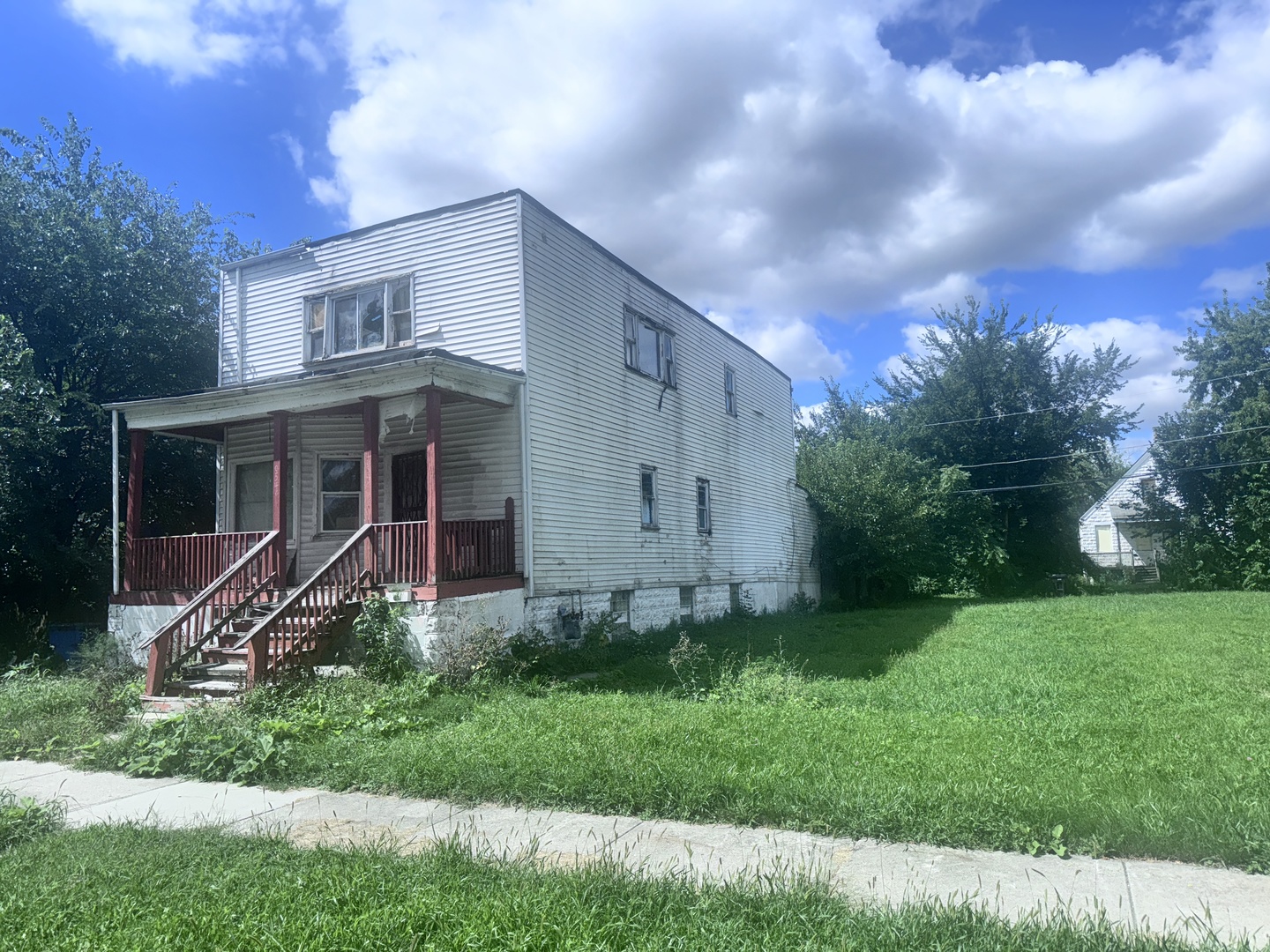 10540 S Lafayette Avenue Property Photo 2