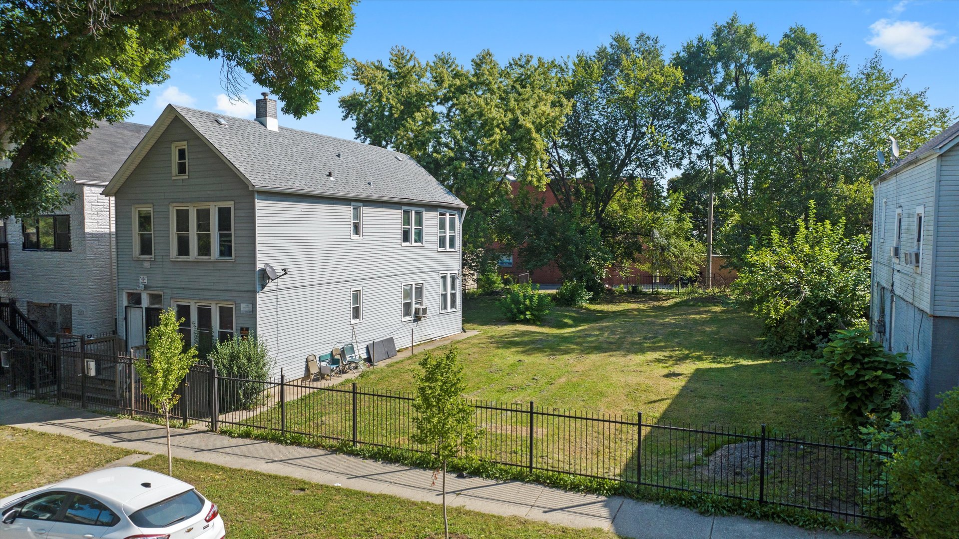 1513 S Komensky Avenue Property Photo 2