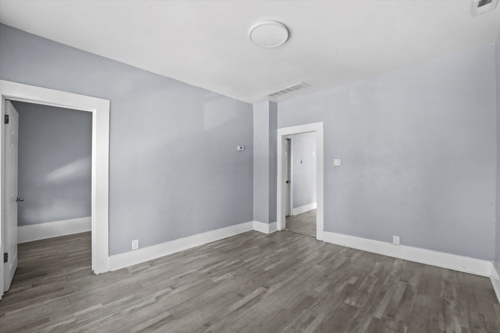 1513 S Komensky Avenue Property Photo 10