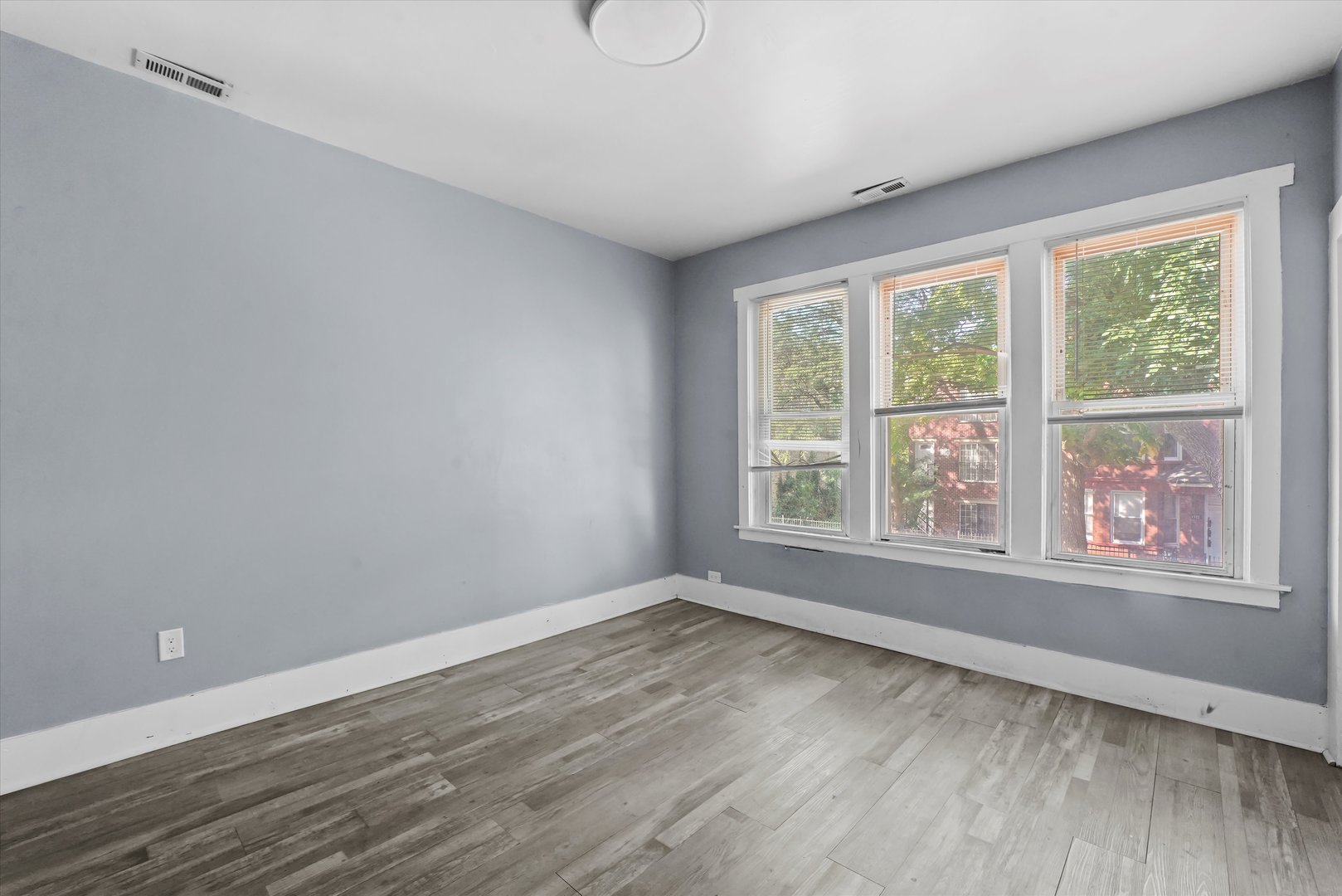 1513 S Komensky Avenue Property Photo 11