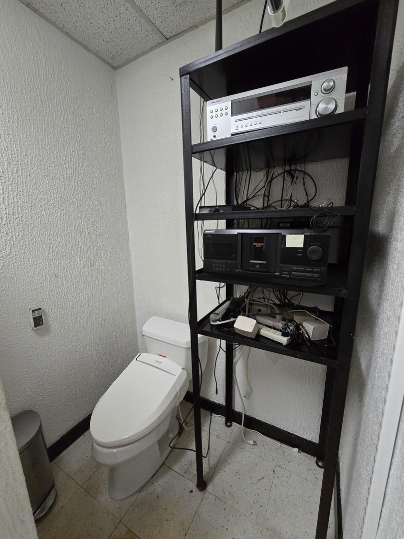 3711 W Lawrence Avenue Property Photo 4