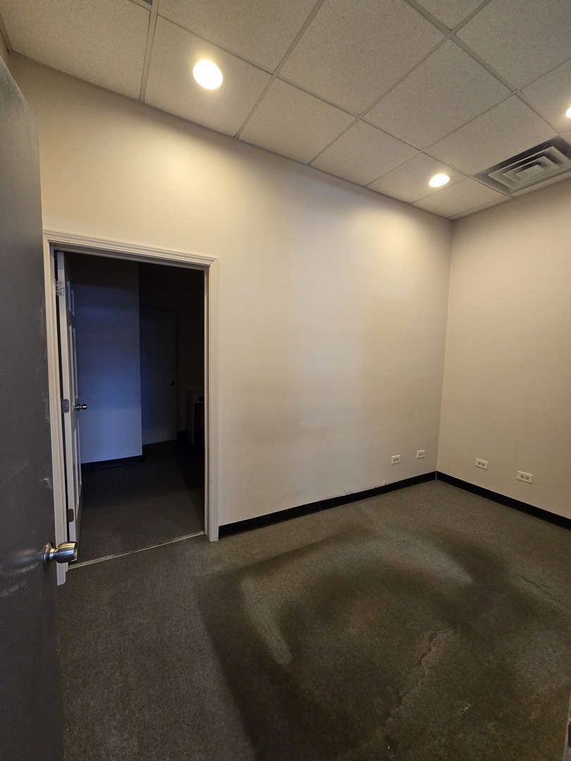 3711 W Lawrence Avenue Property Photo 5
