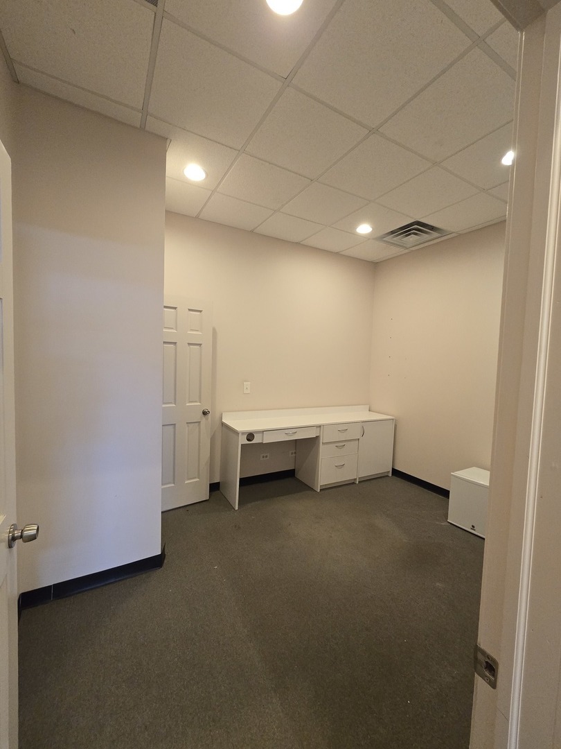 3711 W Lawrence Avenue Property Photo 6