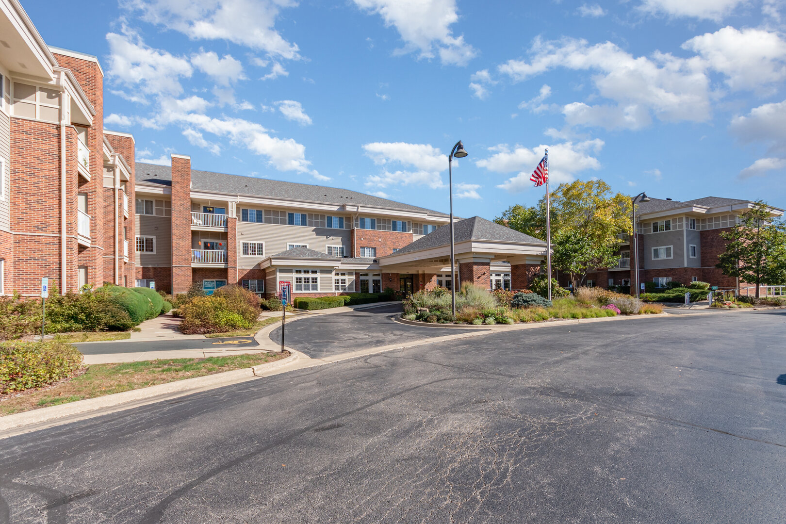 801 N Mclean Boulevard 220 Property Photo 2