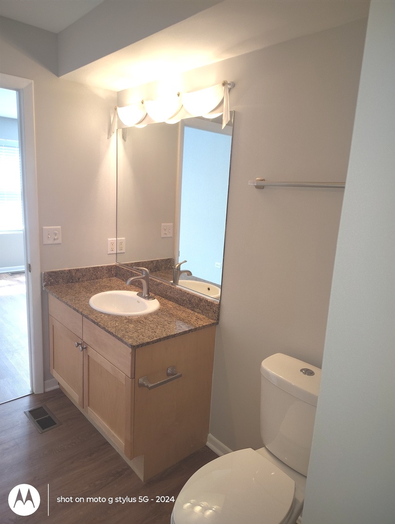 2367 E 70th Place 1a Property Photo 13