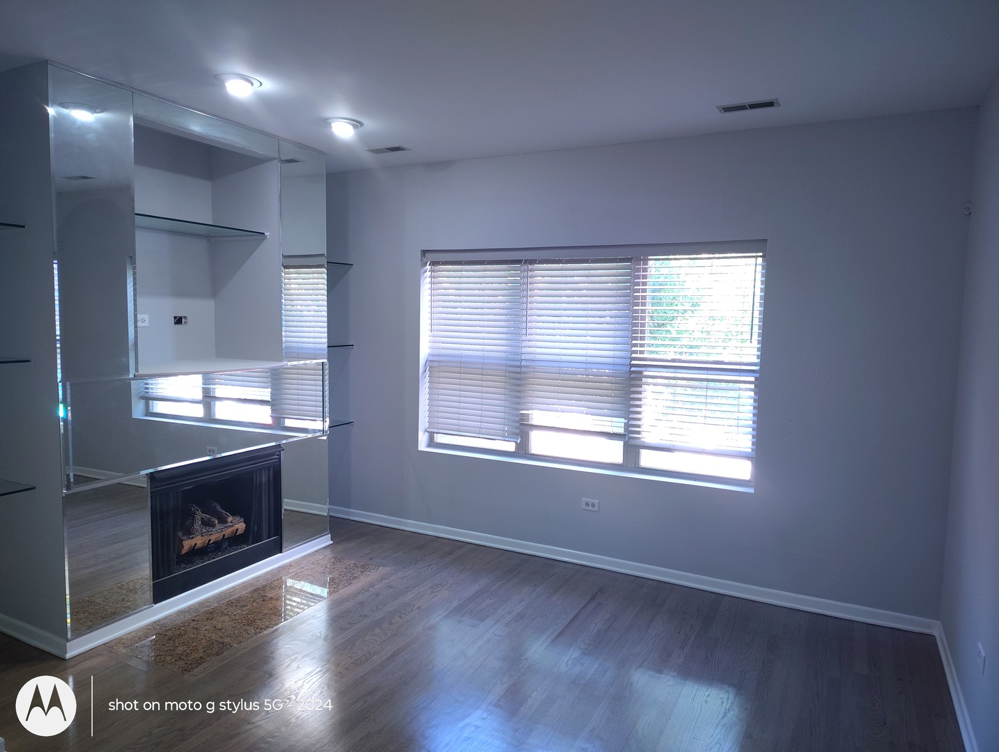 2367 E 70th Place 1a Property Photo 16