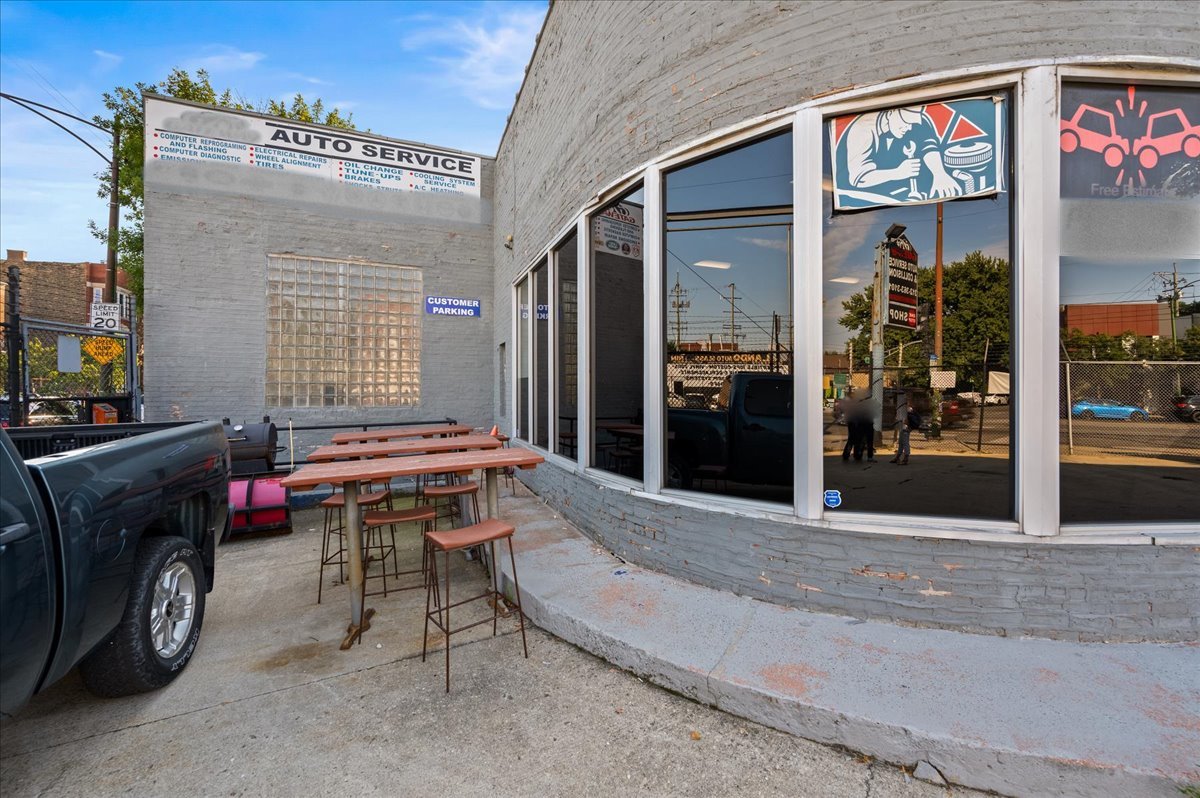 629 N Ashland Avenue Property Photo 7