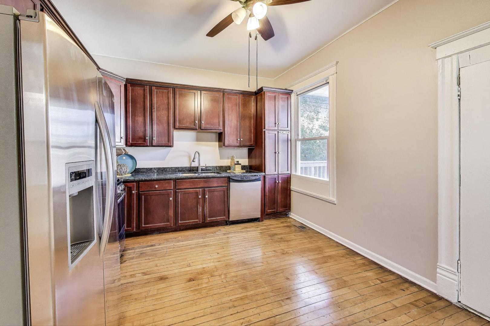 2134 N Keeler Avenue Property Photo 9