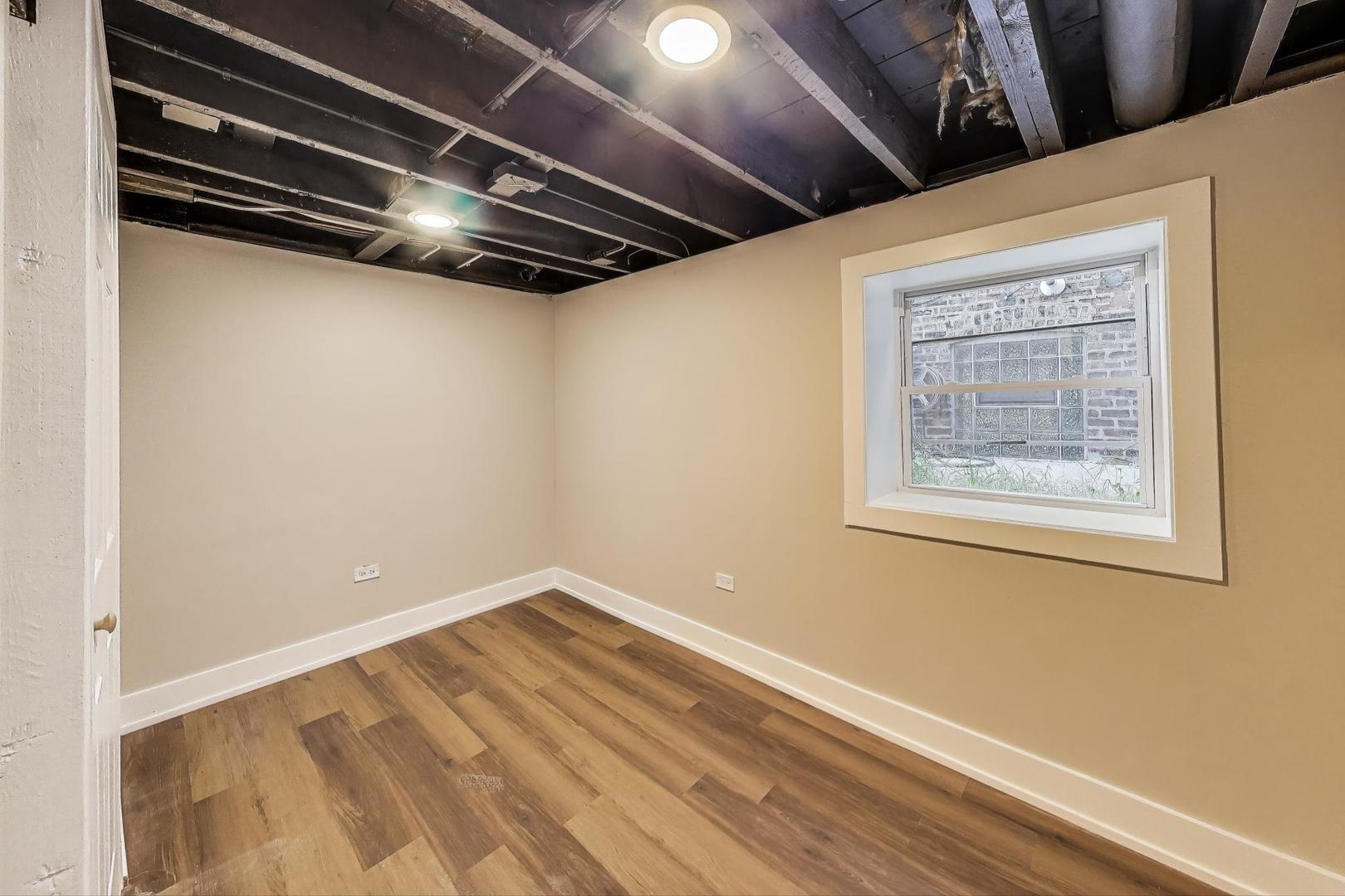 2134 N Keeler Avenue Property Photo 19