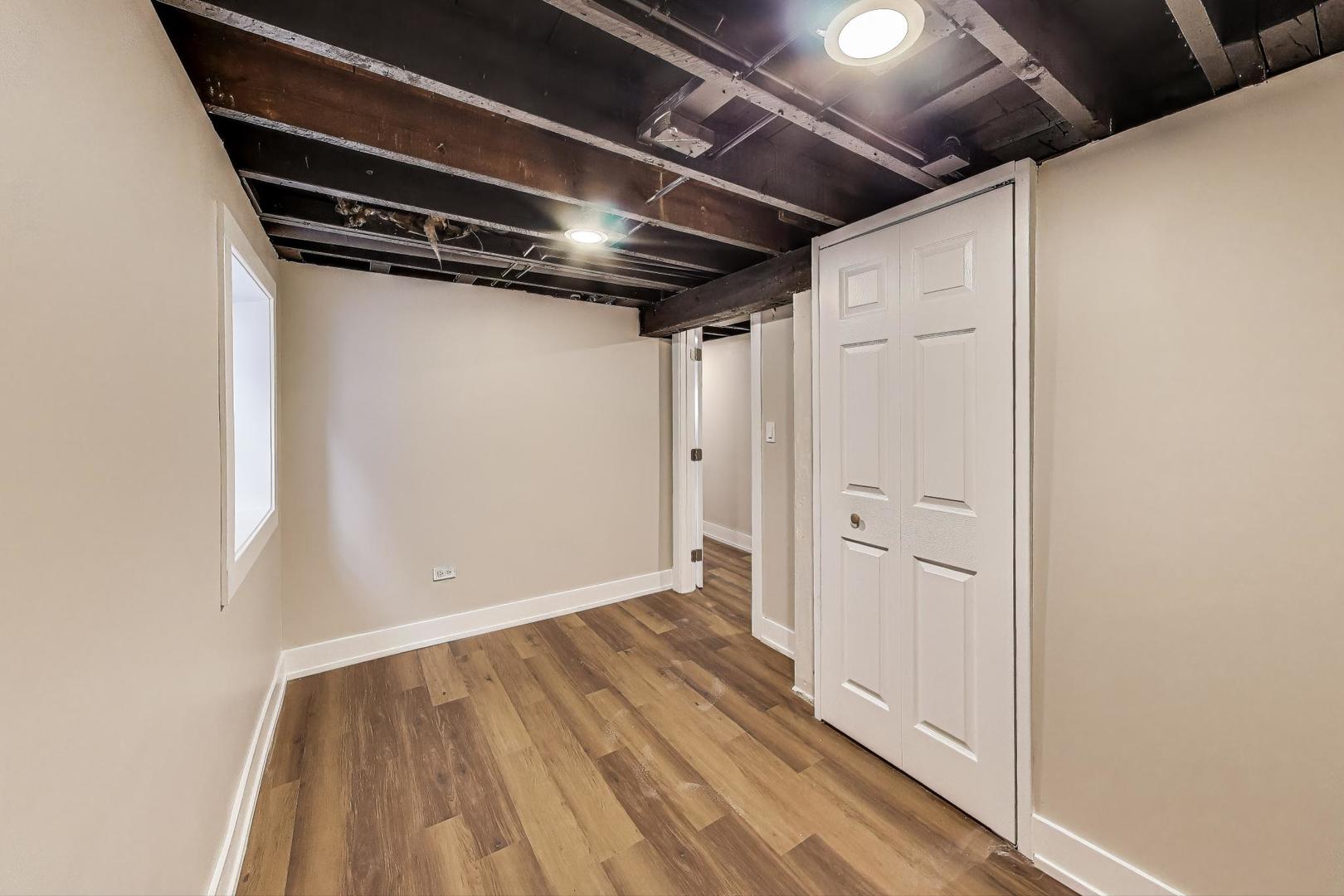 2134 N Keeler Avenue Property Photo 20