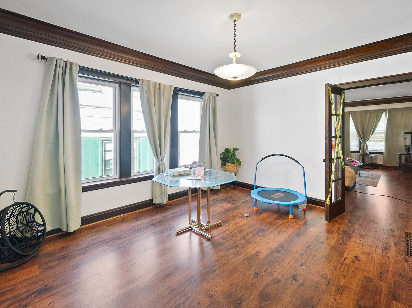 2529 Collins Street Property Photo 11