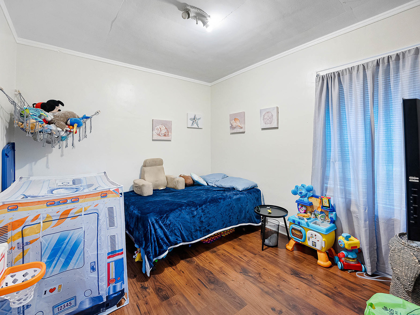 2529 Collins Street Property Photo 17