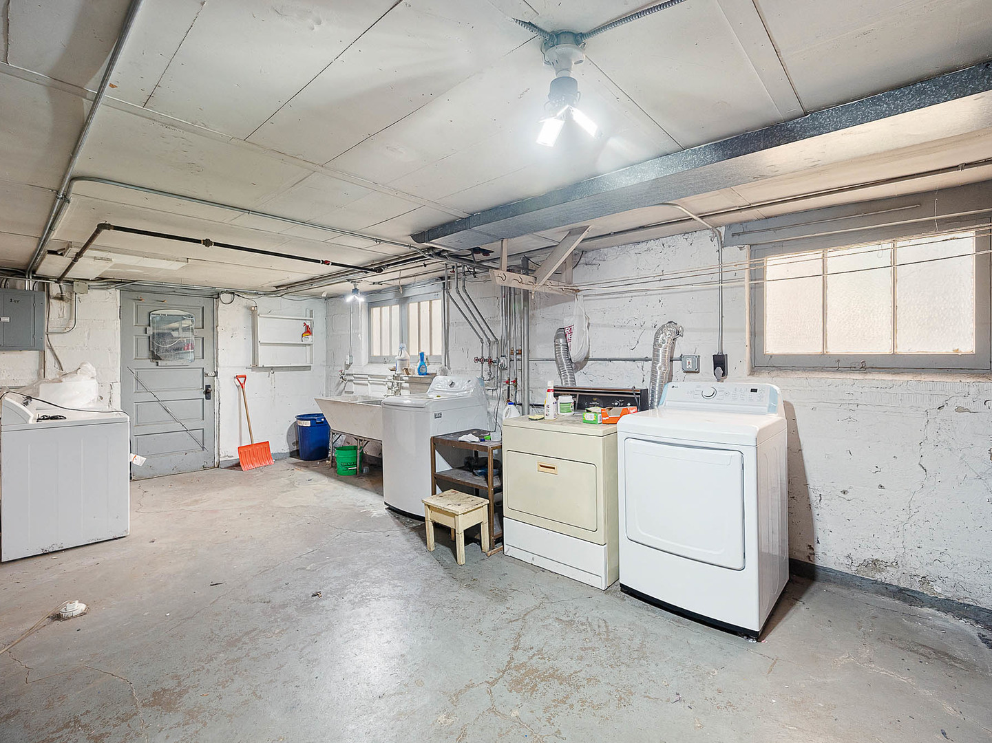 2529 Collins Street Property Photo 20