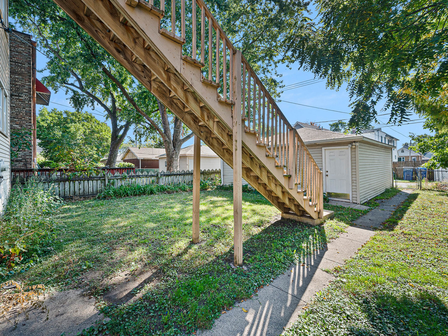 2529 Collins Street Property Photo 21