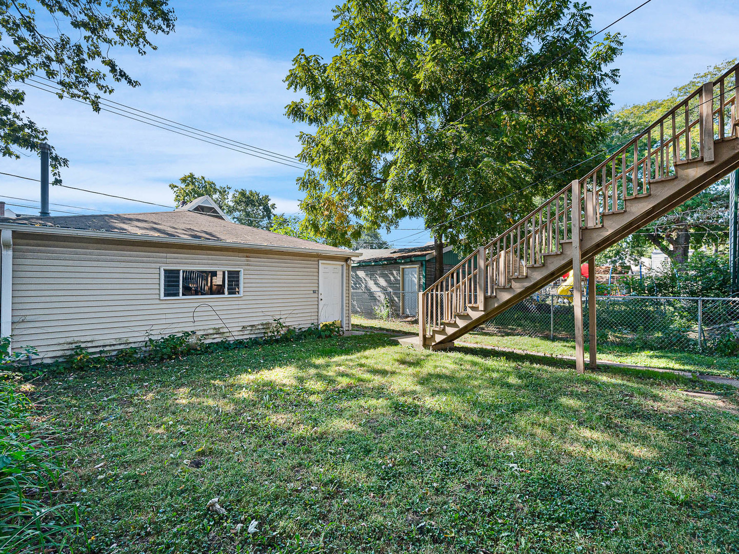 2529 Collins Street Property Photo 23