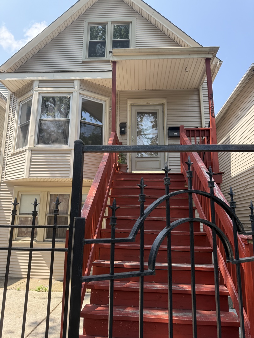 3120 N Saint Louis Avenue Property Photo 1