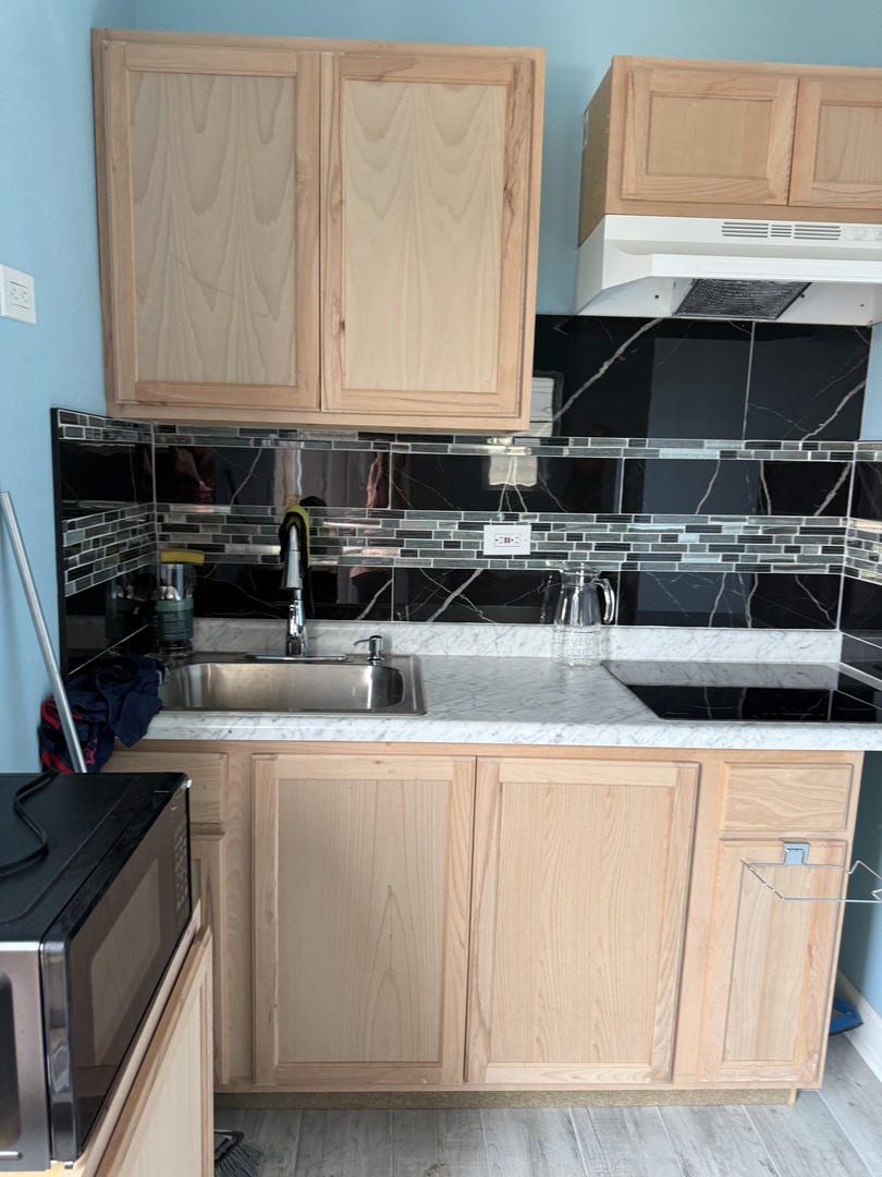 3120 N Saint Louis Avenue Property Photo 7