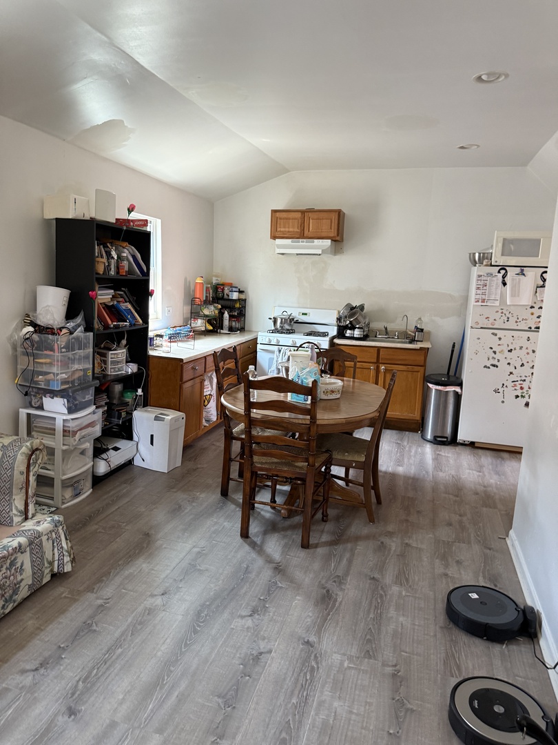 3120 N Saint Louis Avenue Property Photo 10