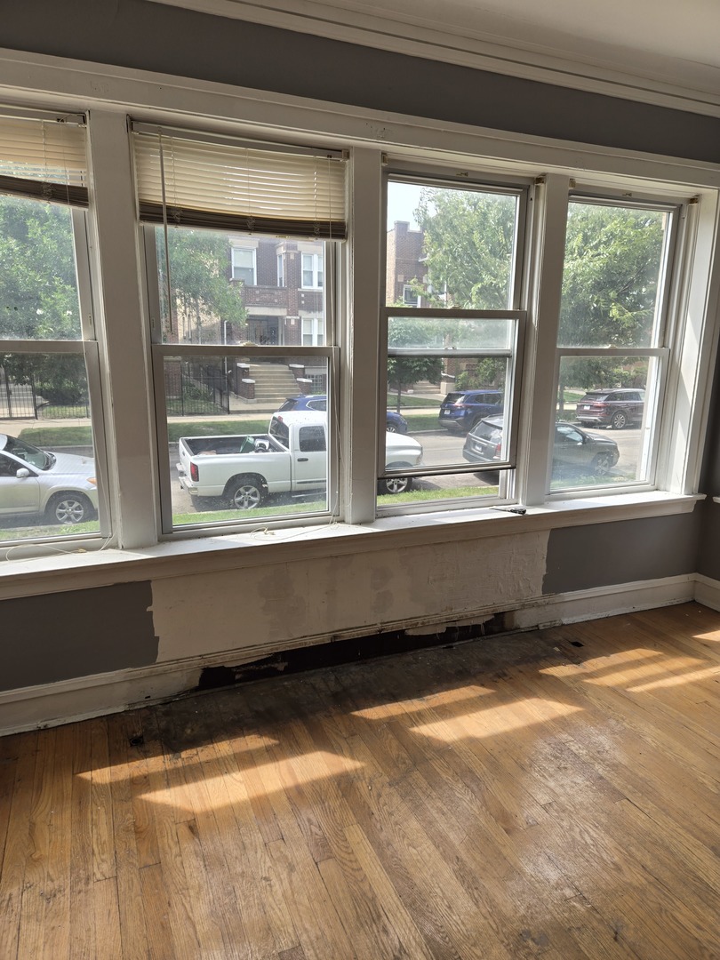 8041 S Justine Avenue Property Photo 2