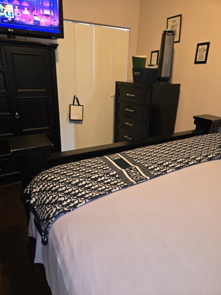 8041 S Justine Avenue Property Photo 8