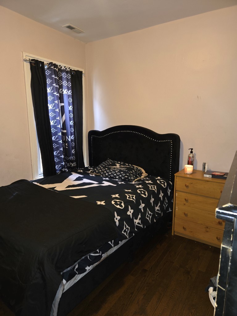 8041 S Justine Avenue Property Photo 11