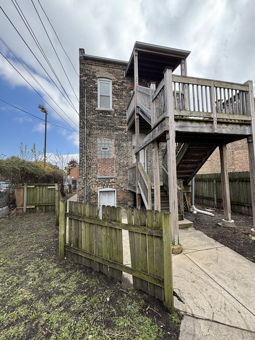 3316 W Maypole Avenue Property Photo 2