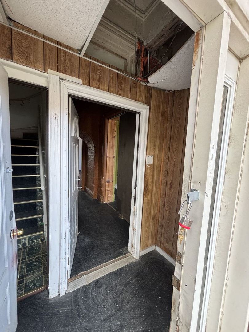 3316 W Maypole Avenue Property Photo 3