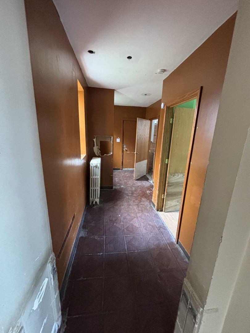 3316 W Maypole Avenue Property Photo 5