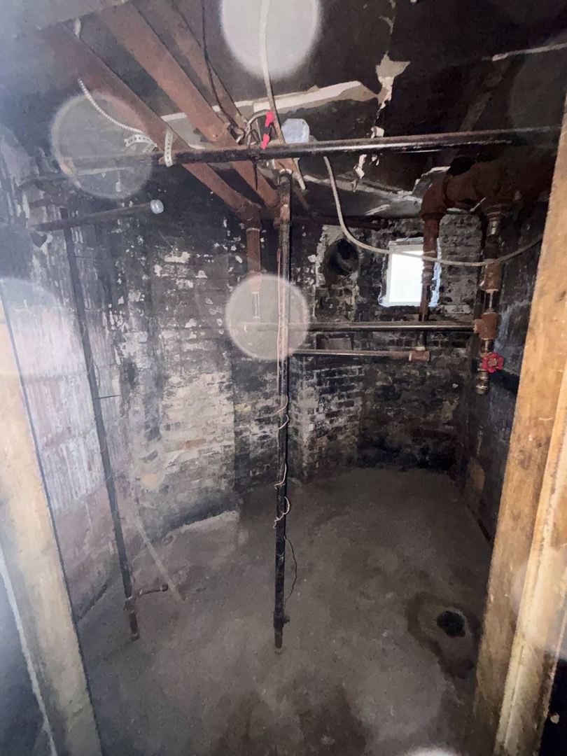 3316 W Maypole Avenue Property Photo 9