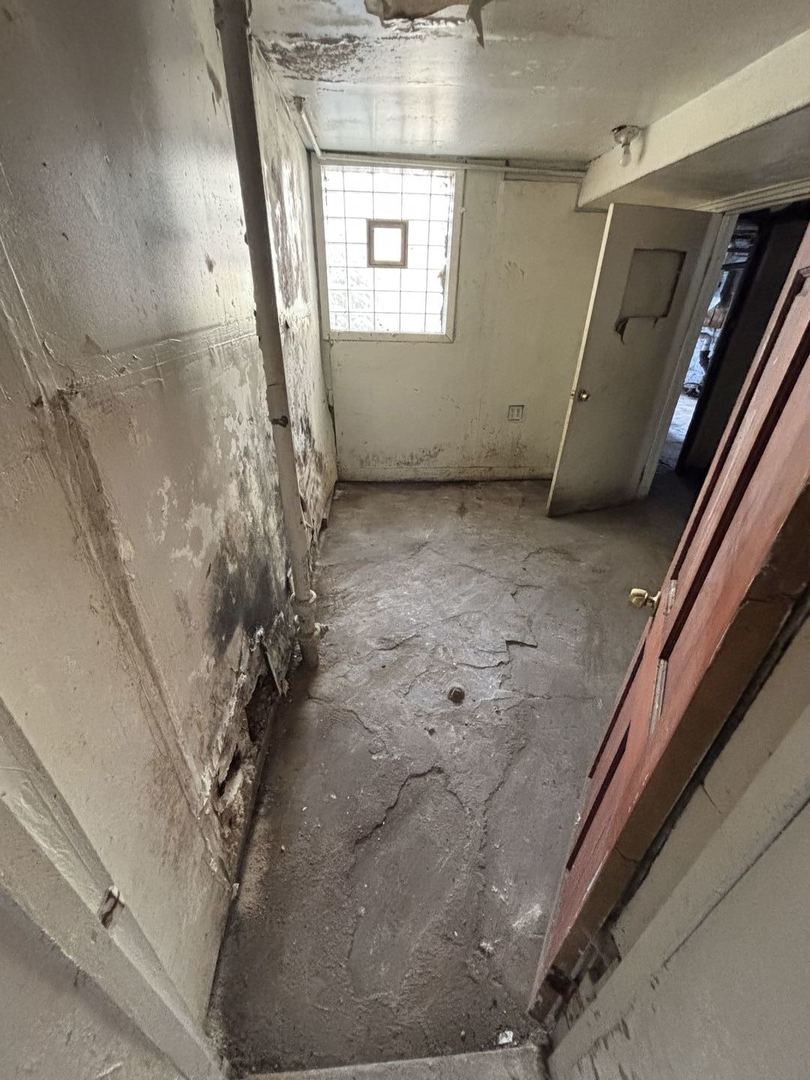 3316 W Maypole Avenue Property Photo 15