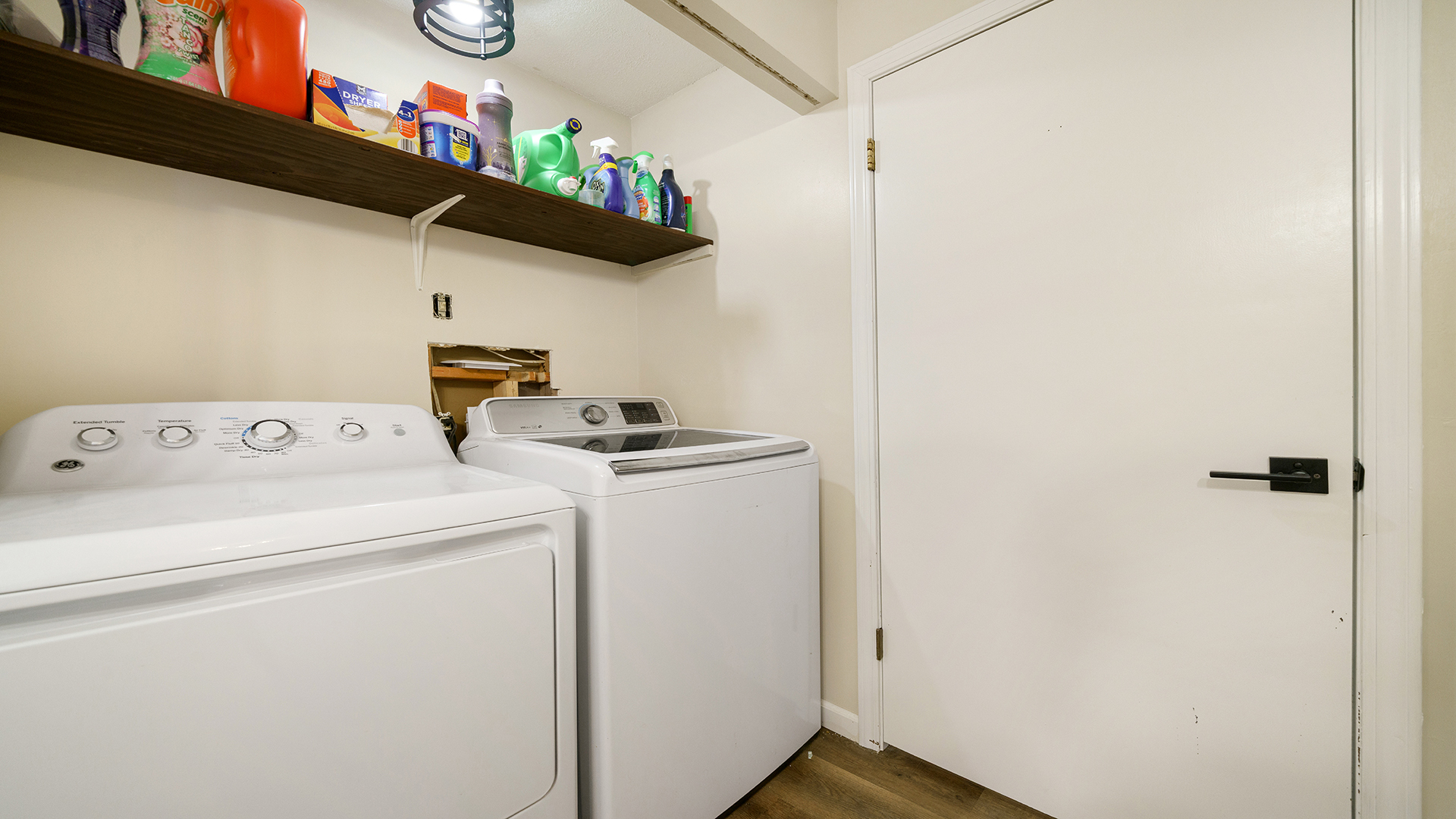 110 E Dixon Street Property Photo 16