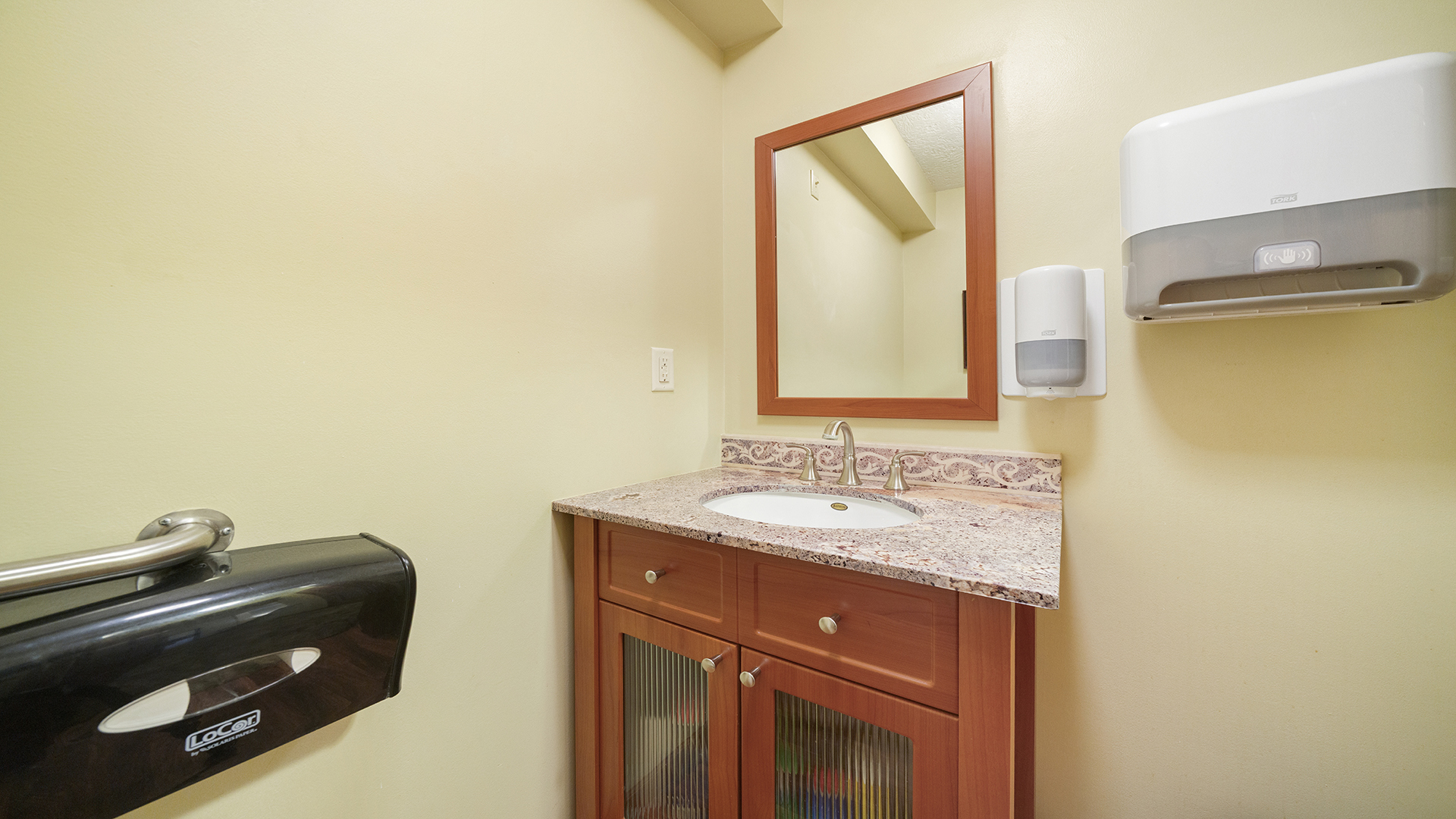 110 E Dixon Street Property Photo 29