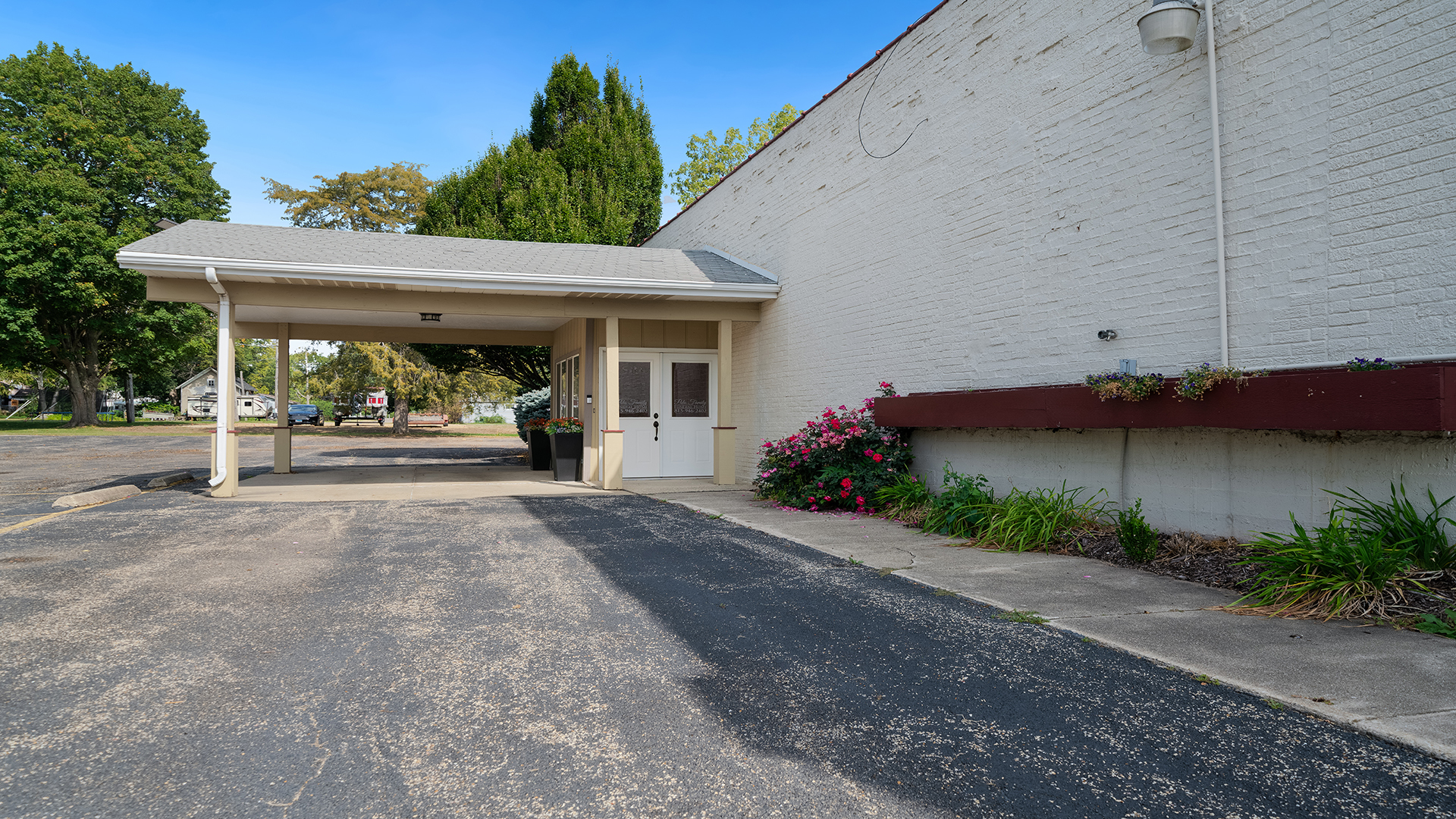 110 E Dixon Street Property Photo 45