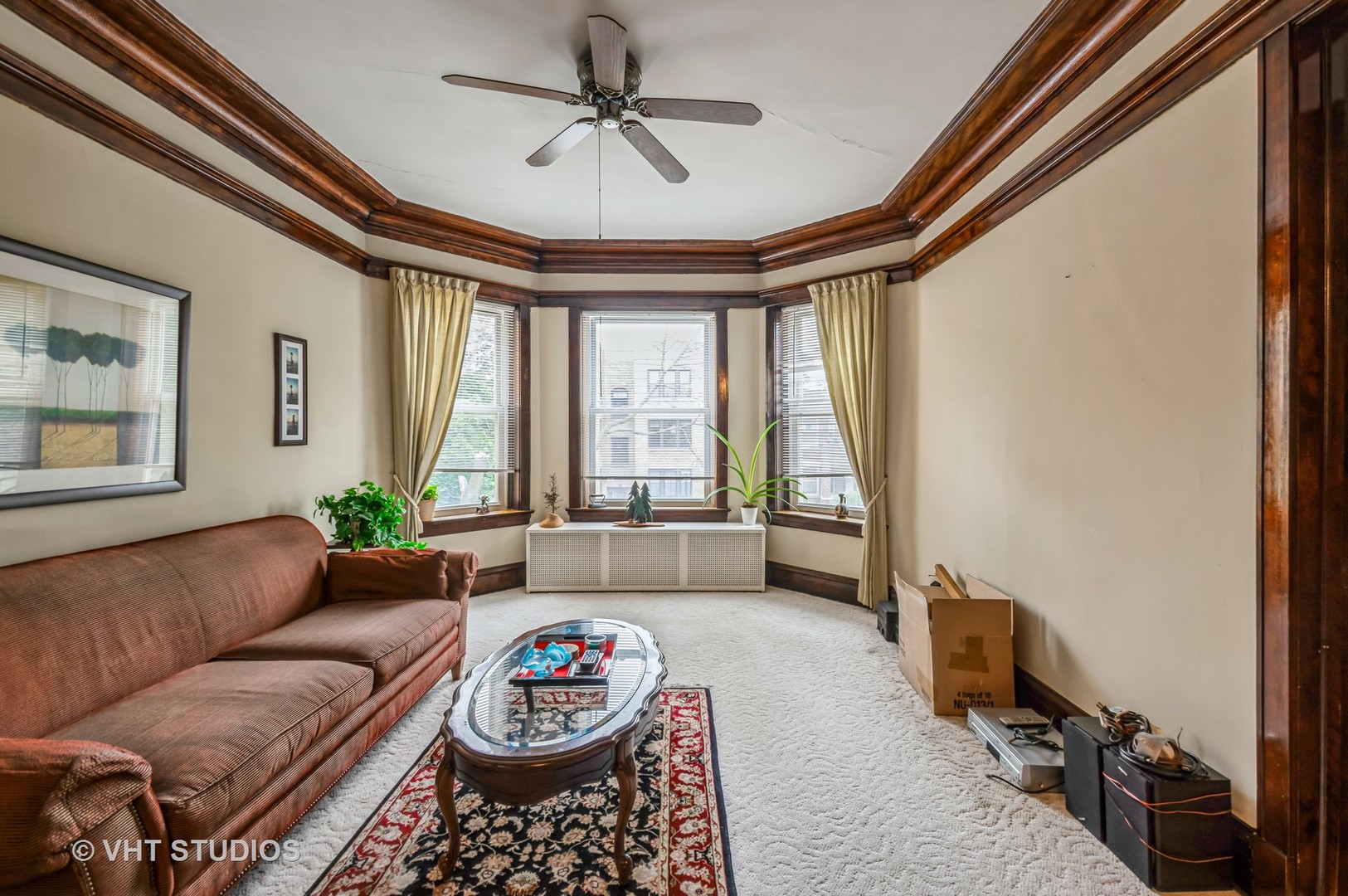 2302 W Addison Street Property Photo 2