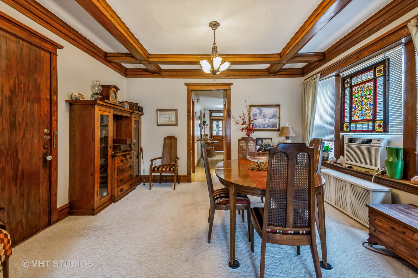 2302 W Addison Street Property Photo 4