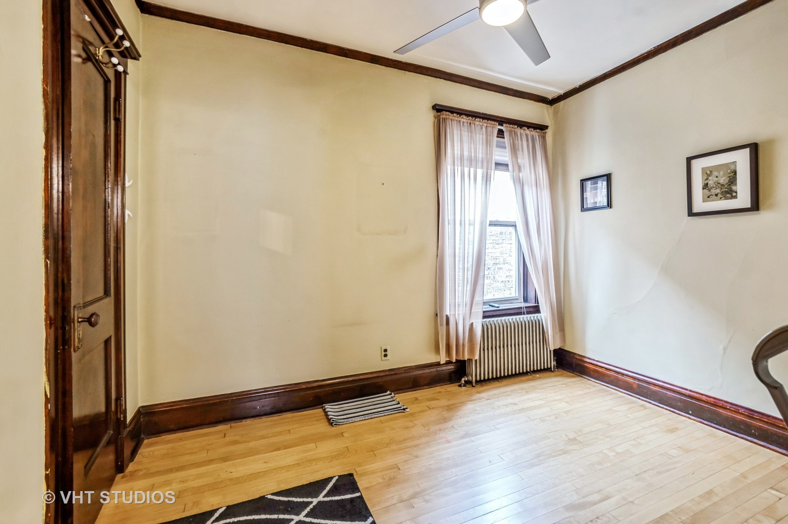 2302 W Addison Street Property Photo 10