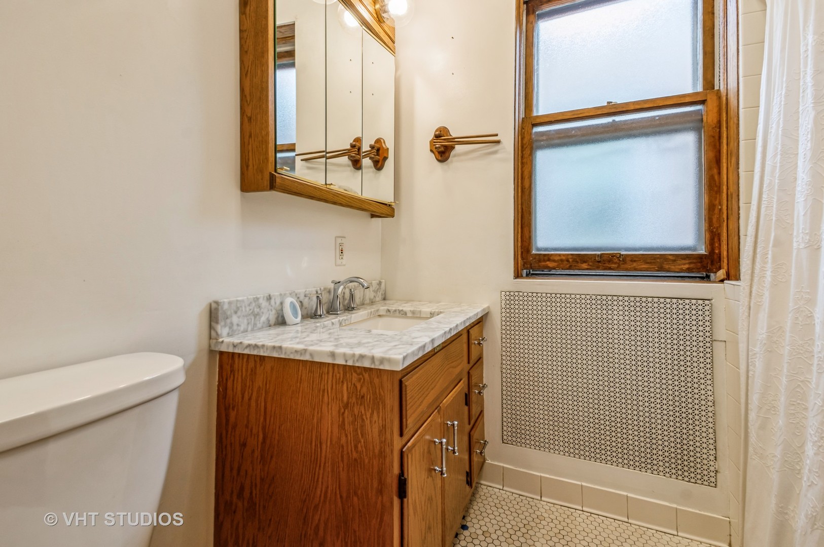 2302 W Addison Street Property Photo 11