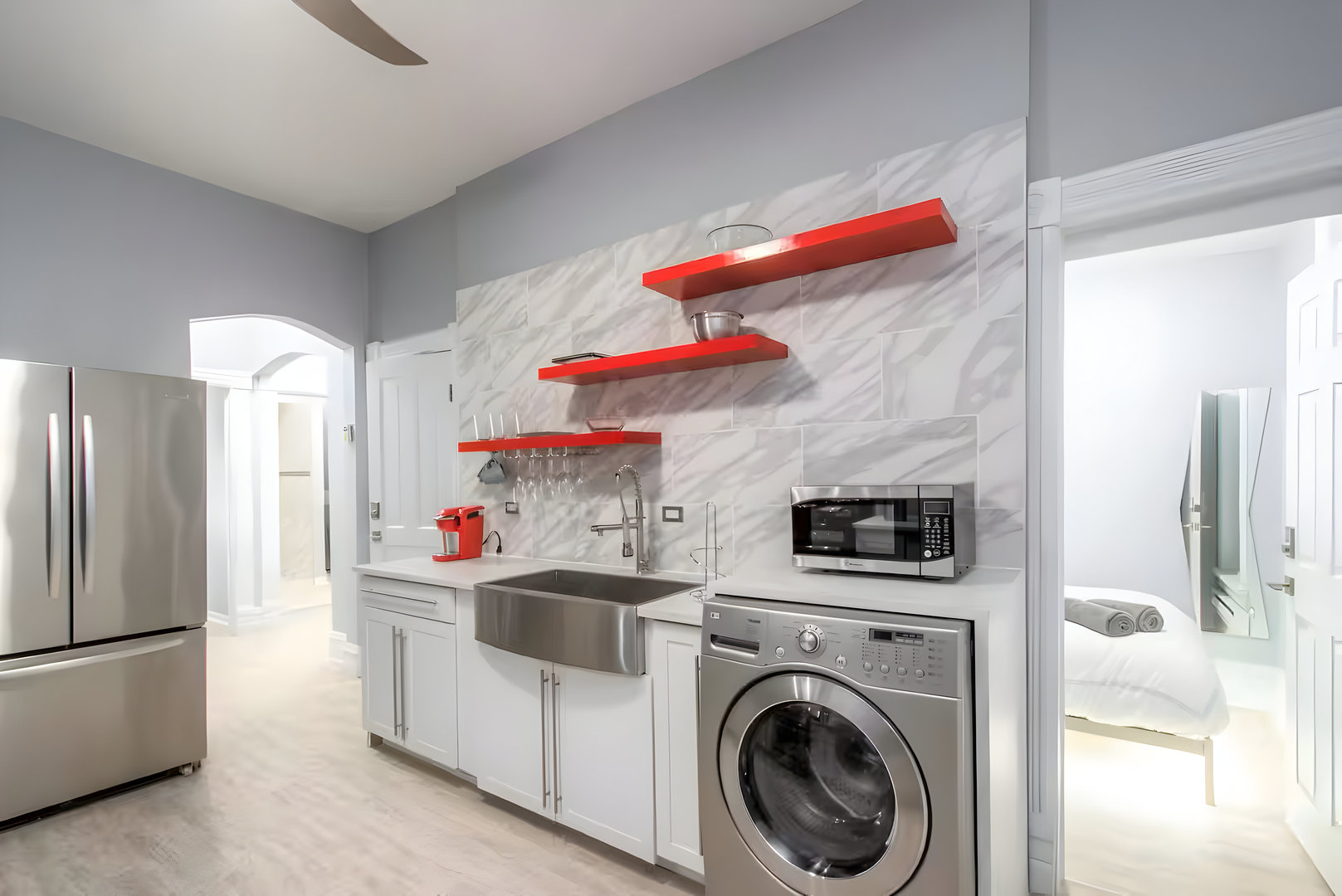 2307 S Leavitt Street Property Photo 7