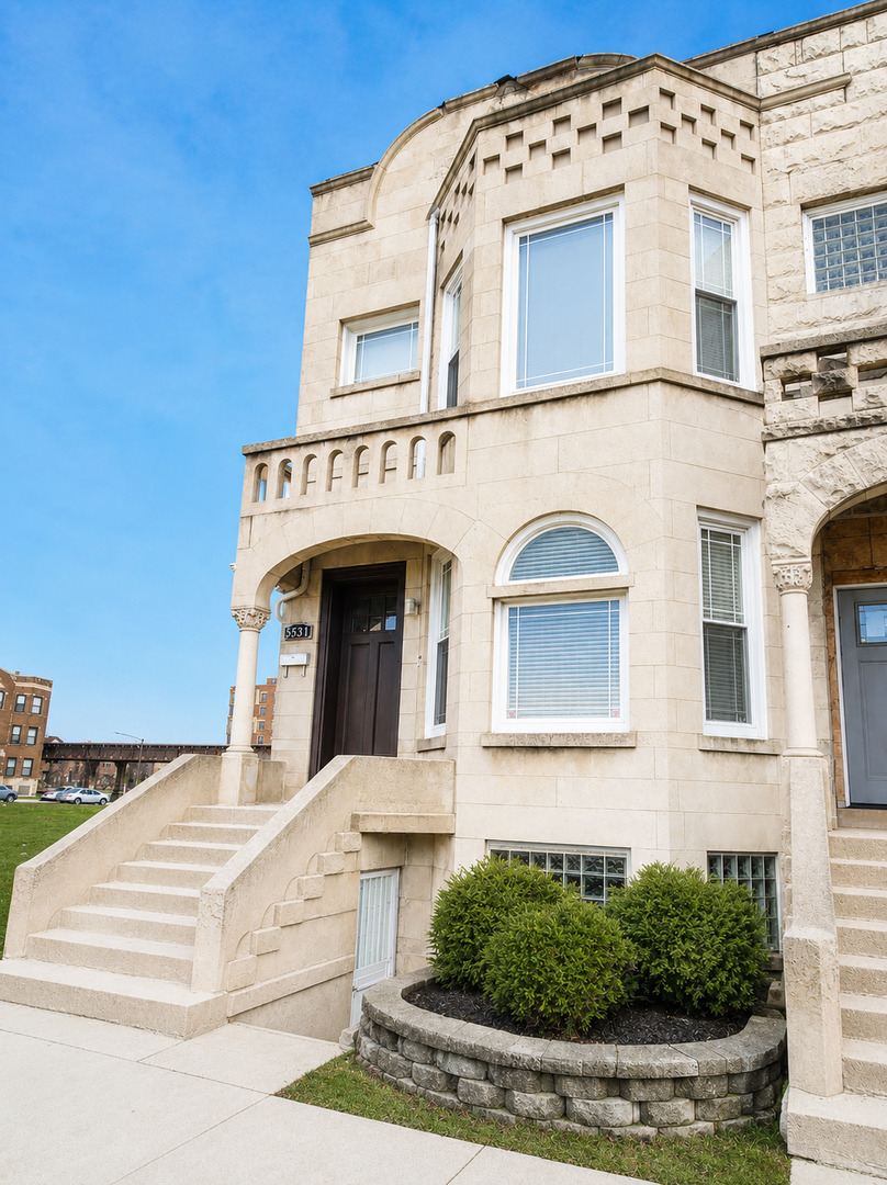 5317 S Prairie Avenue Property Photo 1