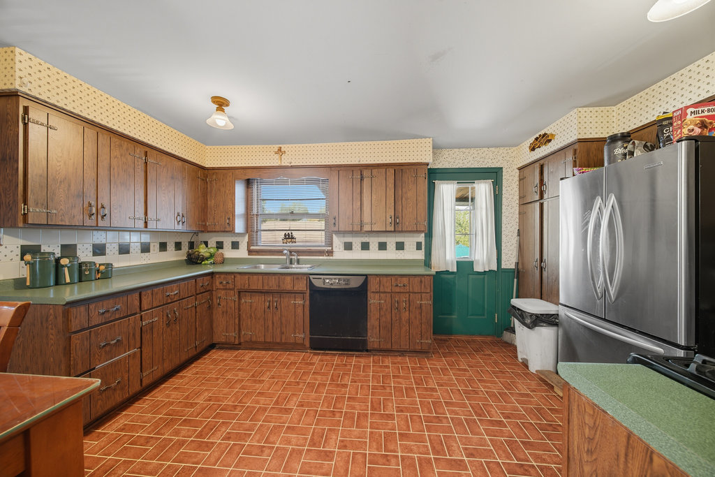 2616 Ridge Road Property Photo 2