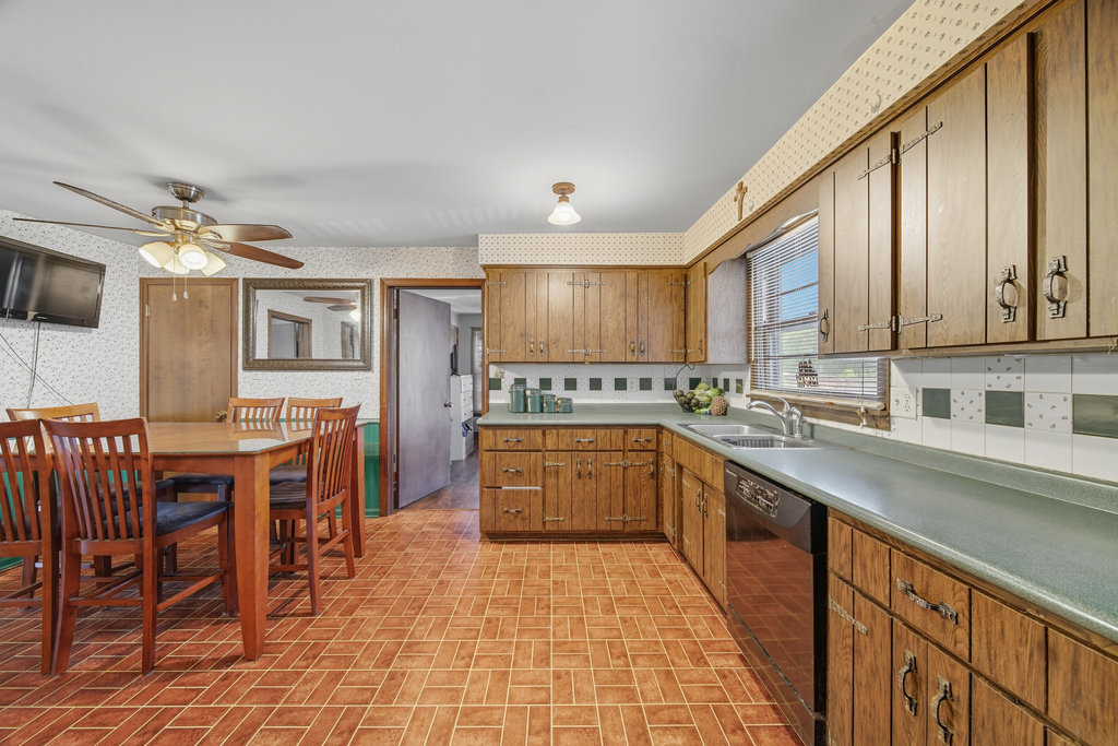 2616 Ridge Road Property Photo 3