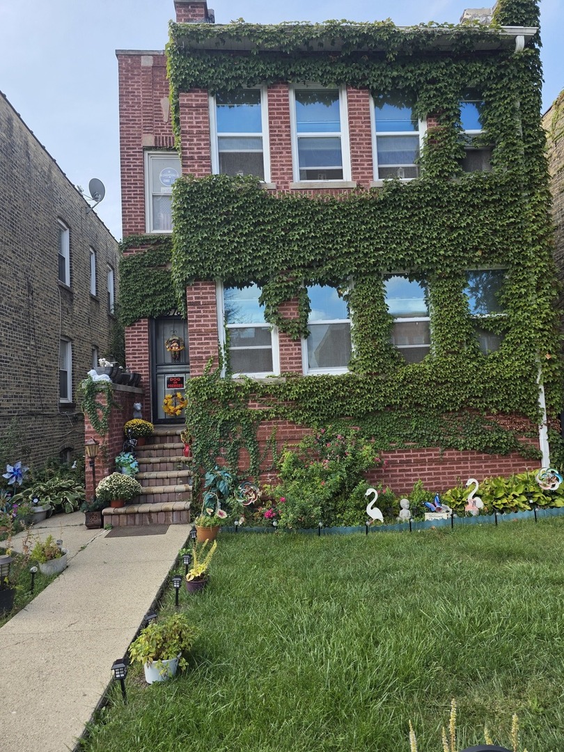 1618 N Mcvicker Avenue Property Photo 1