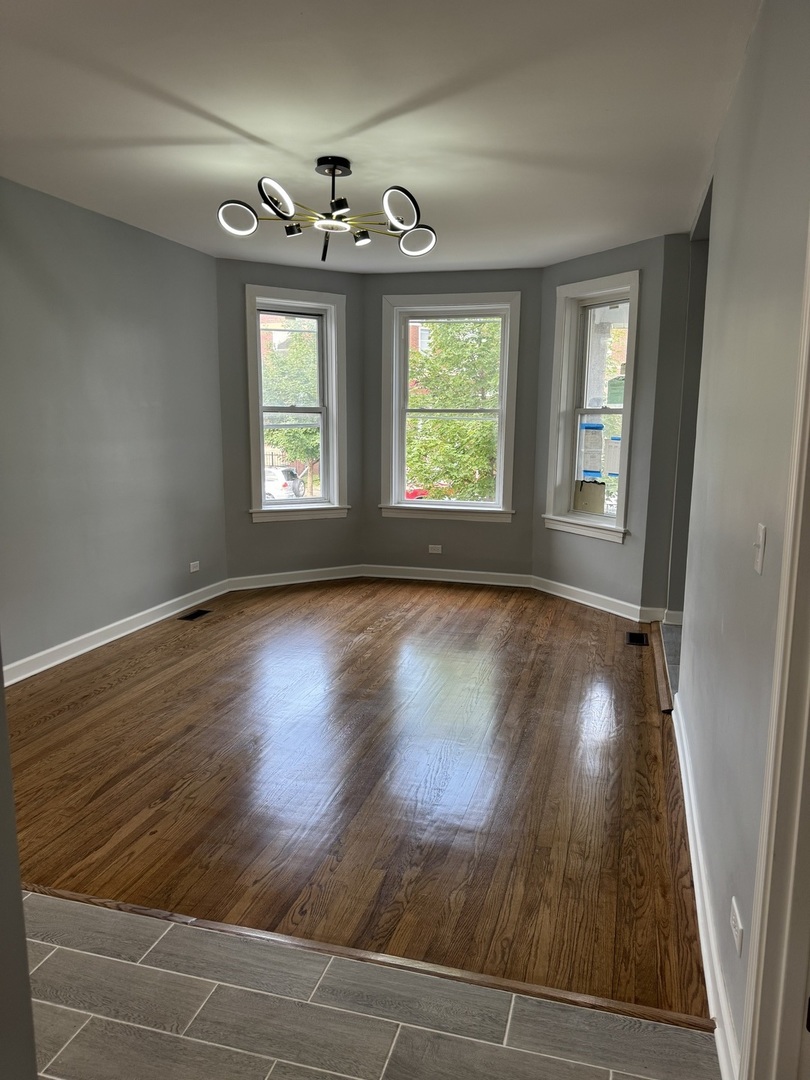 5919 S Rockwell Street Property Photo 4