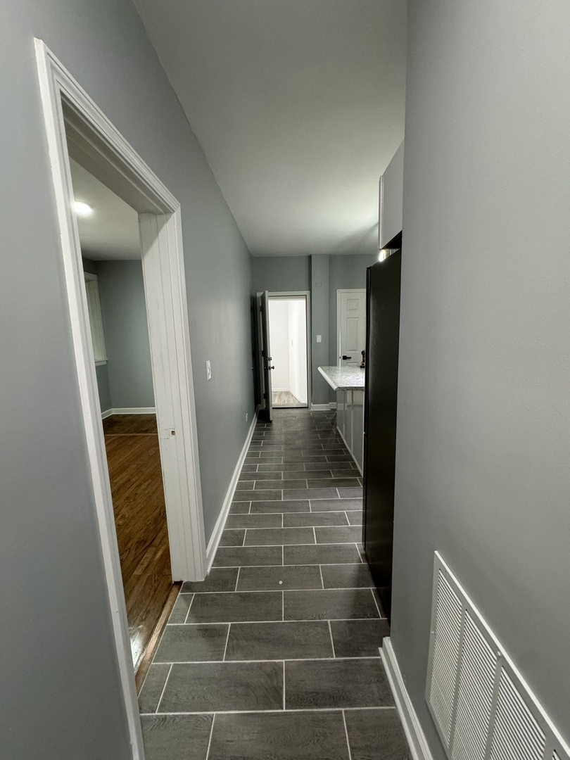 5919 S Rockwell Street Property Photo 8