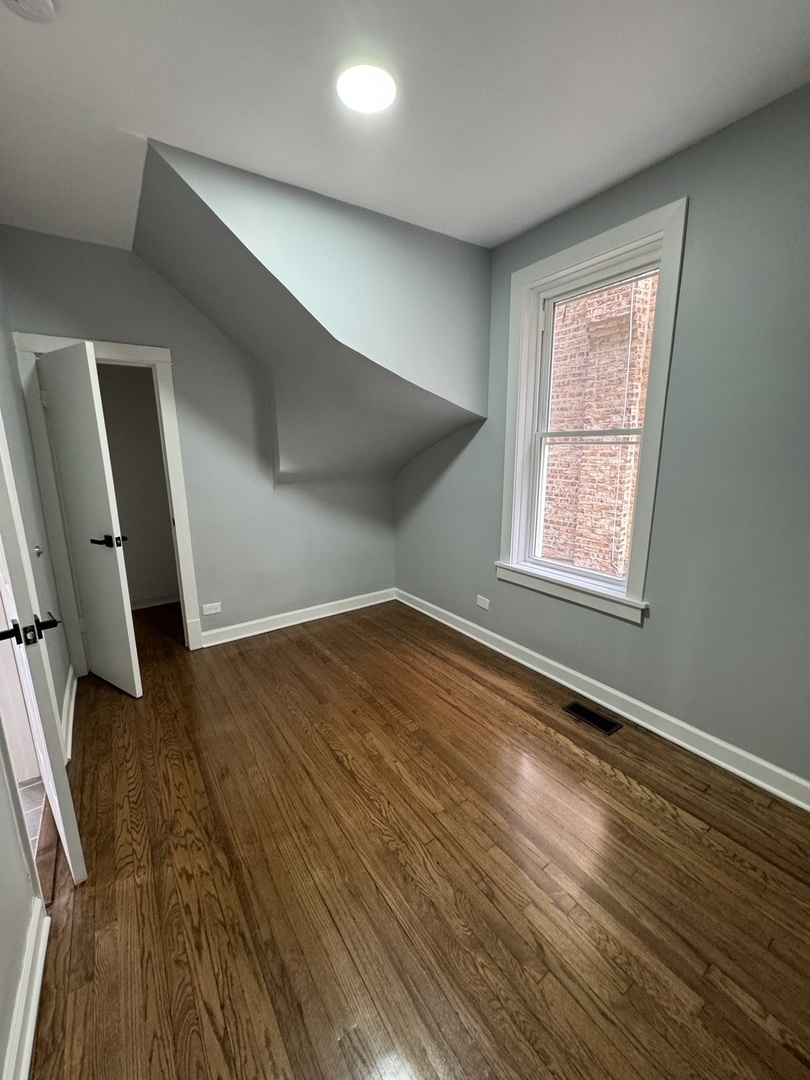 5919 S Rockwell Street Property Photo 10