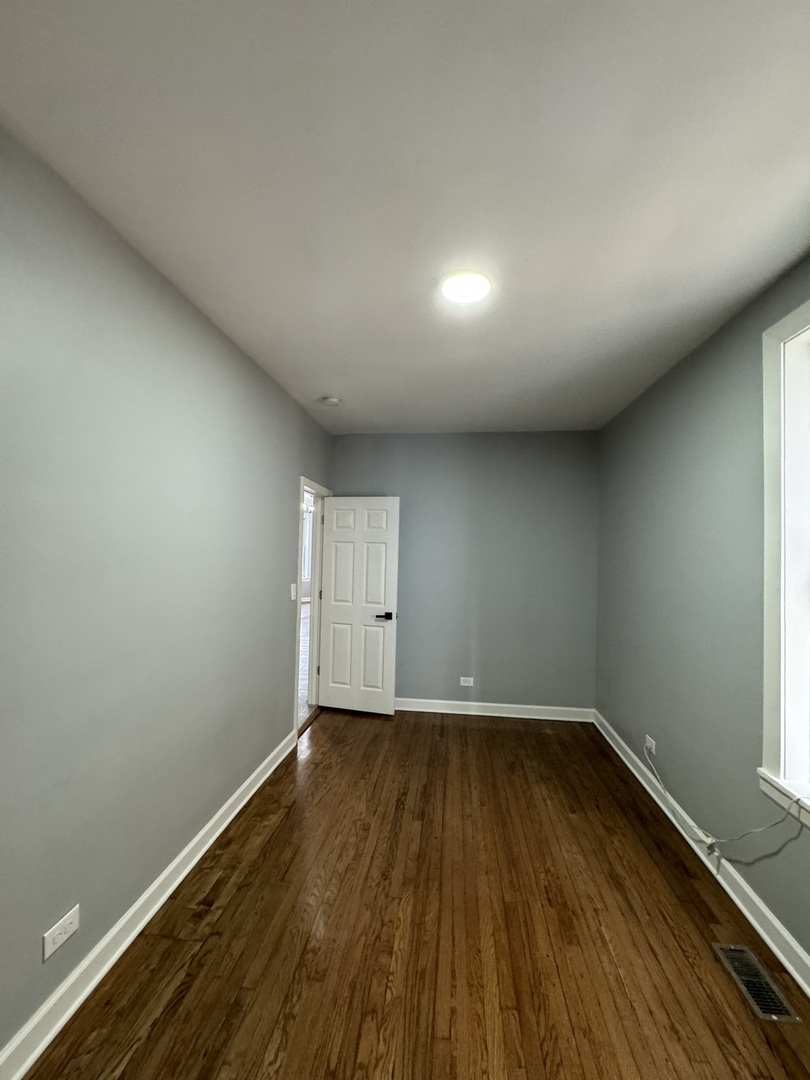 5919 S Rockwell Street Property Photo 14